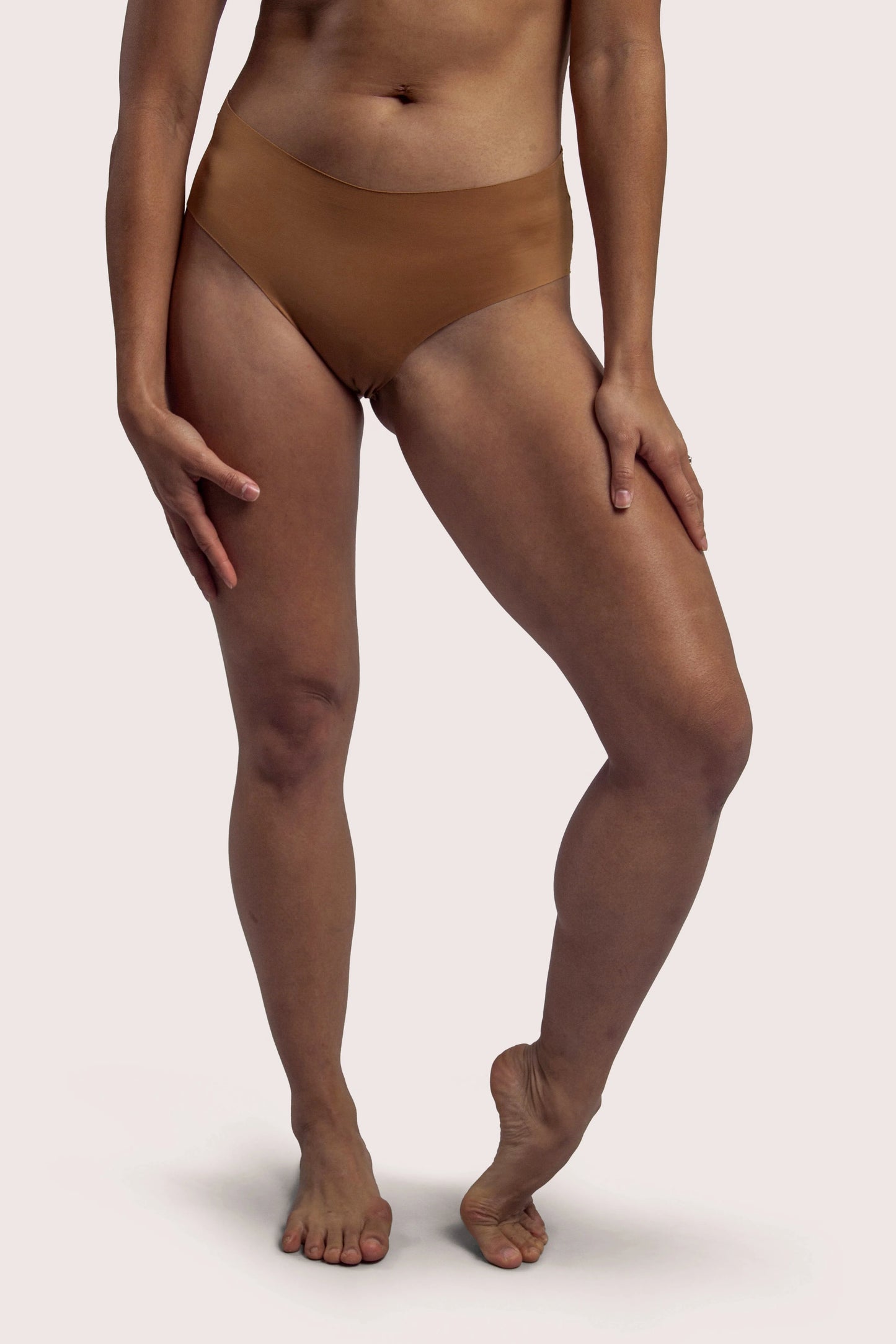 NB007-Nude barre Bikini Panty